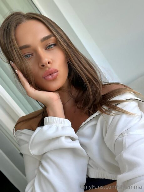 Slyemma ポルノスター ギャラリー