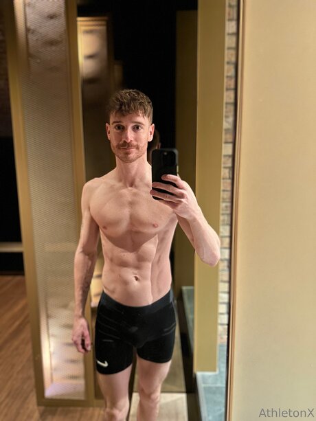 エモオンリーファン 美しいヌード 画像