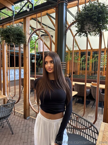 Amelia Lovis profile image