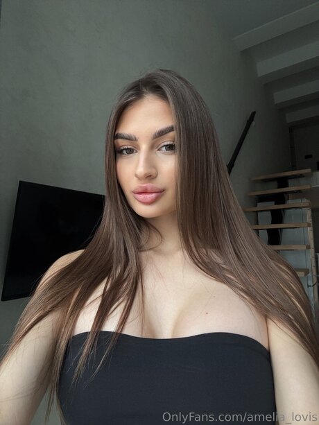 Amelia Lovis ポルノスター 写真