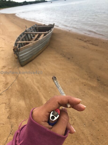 バイセクシャルカップルのOnlyFans ヌード 画像