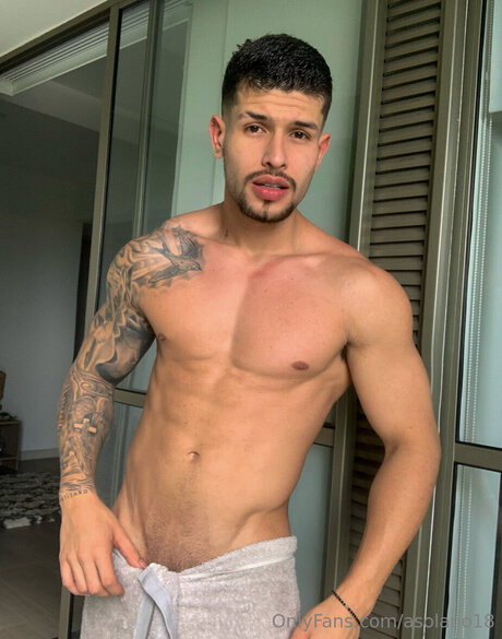 Asolano18 ポルノスター ヌード 写真