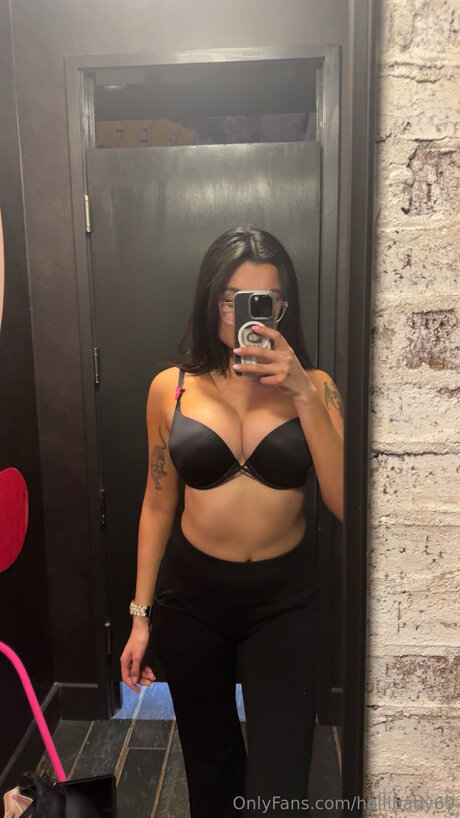 Hollibaby69 ポルノスター 写真