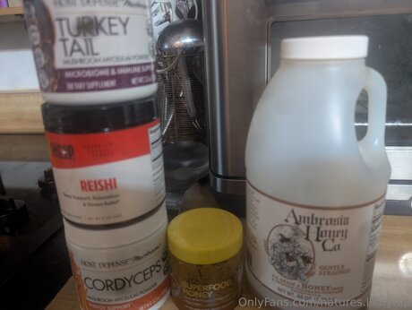 Natures Lil Nymp ポルノスター 画像