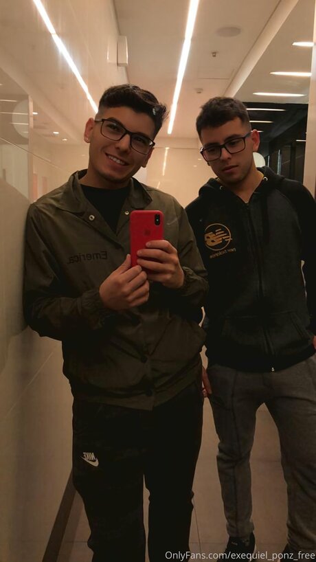 ディスコード トランス OnlyFans ホット裸 画像