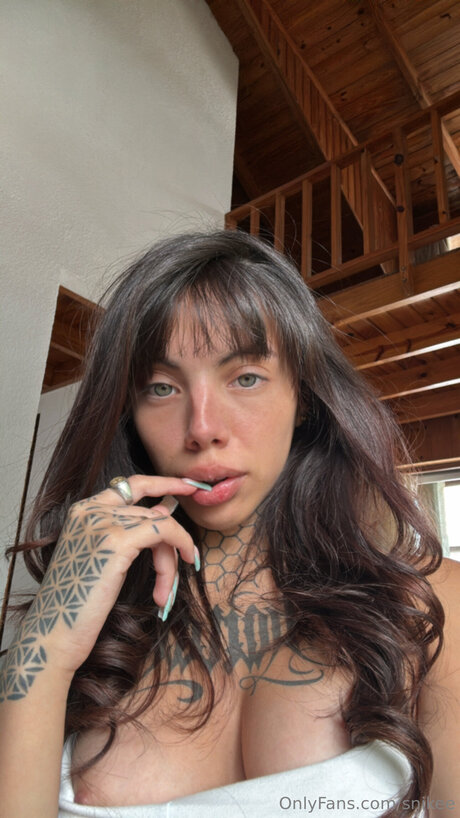 Juliagameusee セクシーなポルノスター 画像