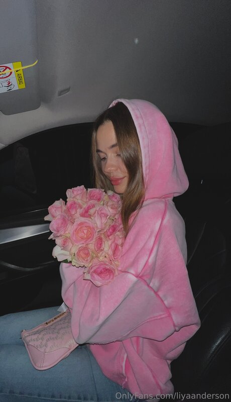 アジア人のタトゥー OnlyFans ヌード 写真