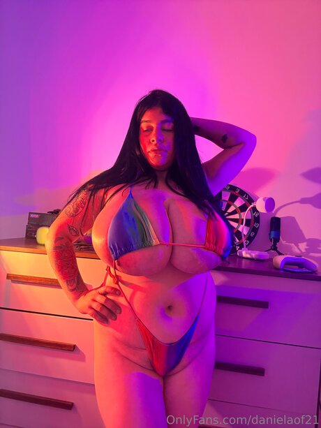 Danielaof21 裸のポルノスター 写真