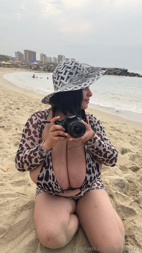 Danielaof21 ポルノスター アート 画像