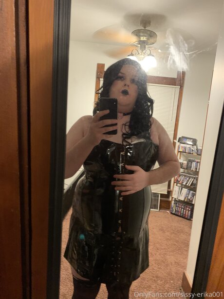 Sissy Erika001 裸の女優 写真