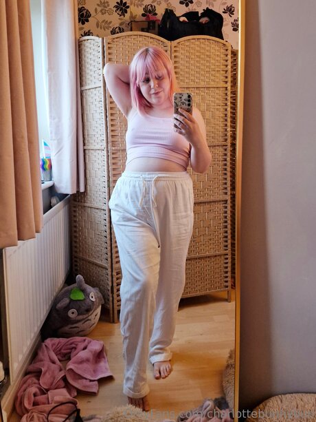 セクシーなブロンドのOnlyFans 美しいヌード 写真