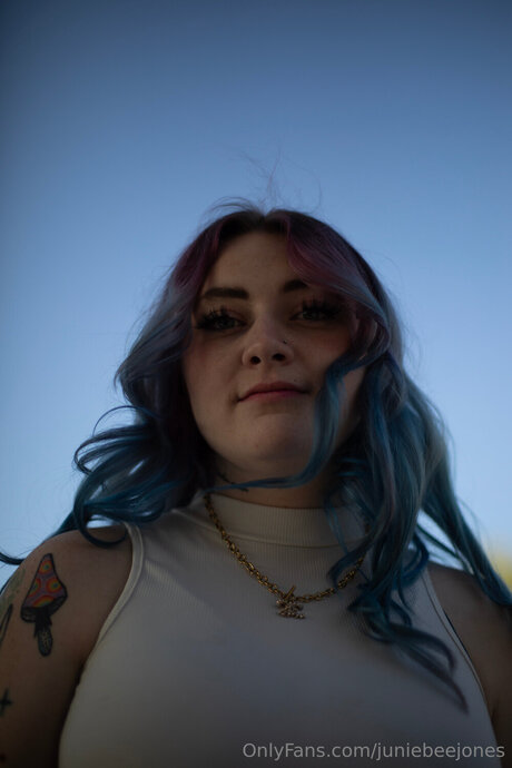 Juniebeejones ホットモデル アーカイブ