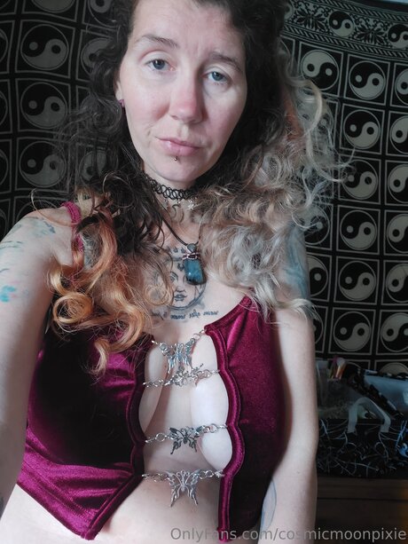 Cosmicmoonpixie ポルノスター ヌード 写真
