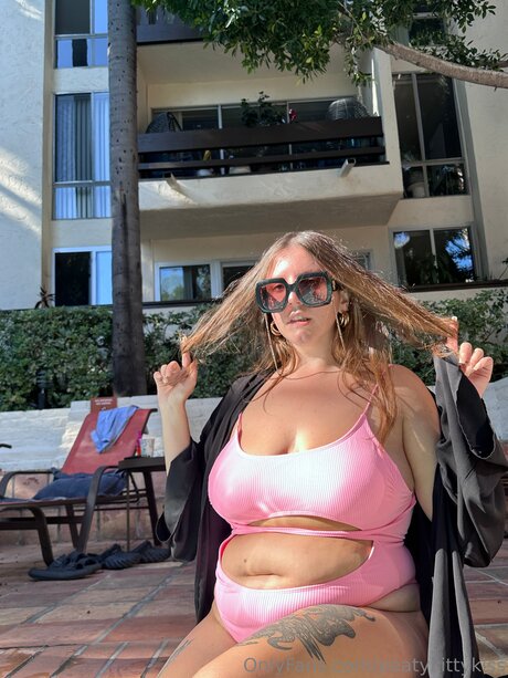 Peatykittykiss 美しいモデル 写真