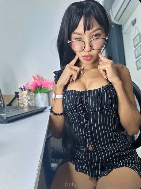 Smilewithsadie ポルノスター 可愛い ギャラリー