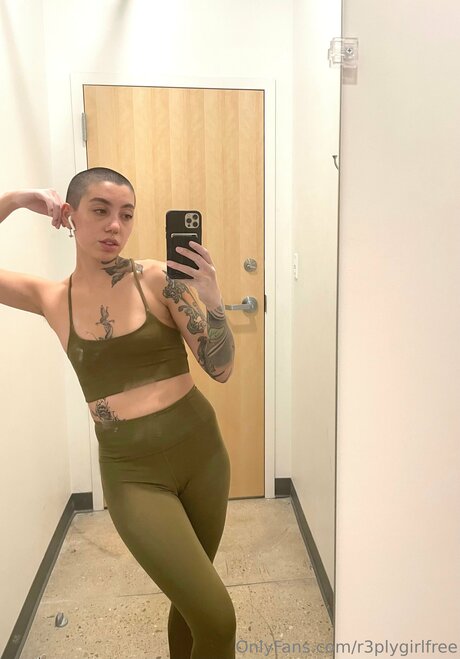 R3plygirlfree 素敵なスター 写真