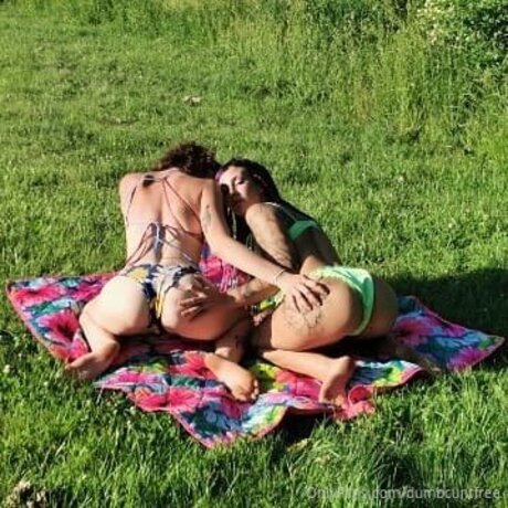 Dumbcuntfree 裸のスター 写真