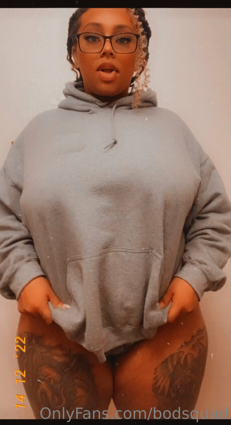 ボディビルダーカップルOnlyFans セクシーヌード 写真