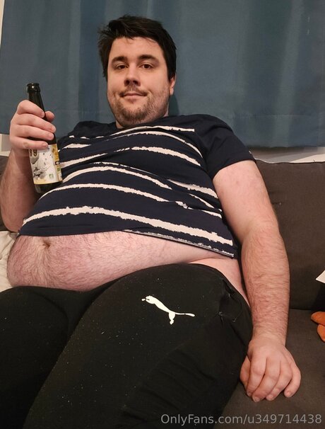 コスプレ フェムボーイ オンリーファンズ ポルノグラフィック 写真