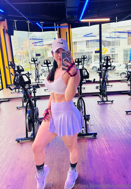 Valeryn69cb スターセックス 写真