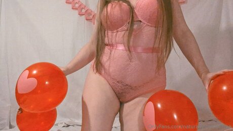 Naturally Naomi Free ホットなポルノスター 写真