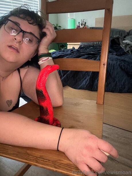 Ewismoan ポルノスター ギャラリー