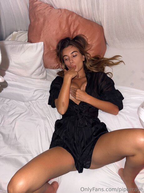 Piperraye ポルノスター セックス 画像