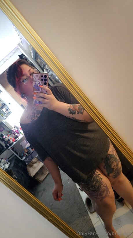 Bigtiddygothmommyuwu 素敵なポルノスター ギャラリー