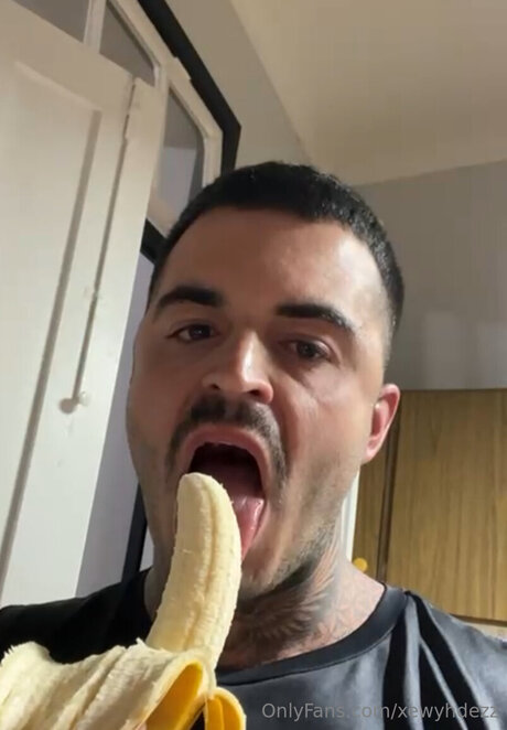 曲線美の黒檀OnlyFans 美しいポルノ 画像