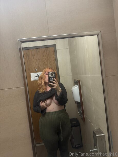 美しいベイビーOnlyFans セクシー 画像