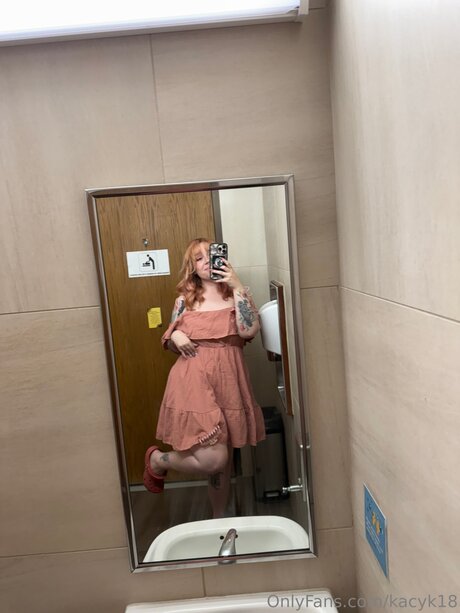 双子のOnlyFans セクシーヌード 写真