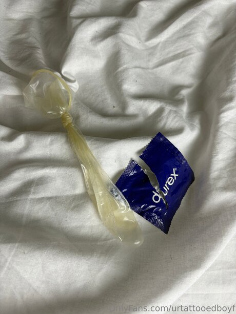 Urtattooedboyf ポルノスター アーカイブ