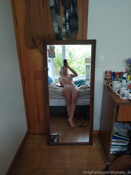 Shybaby Ib ポルノスター 写真