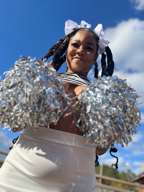 Theayannaleexxx アダルトスター 画像