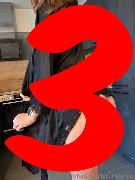 Tabuhlalarasa ポルノモデル 写真