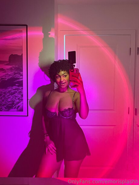 Emorisplashh 裸のポルノスター 画像