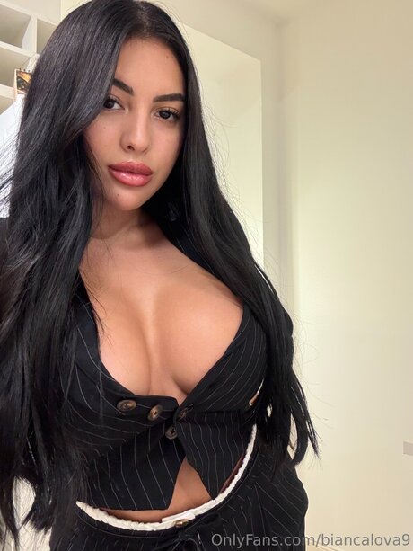 曲線美の裸OnlyFans アート裸 アーカイブ