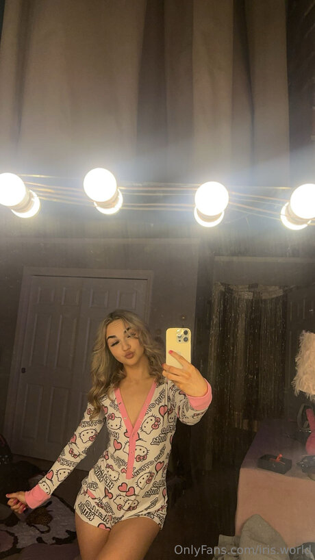 Iris World かわいいモデル 写真