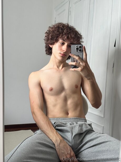 アーミーガールズオンリーファン ヌード 写真