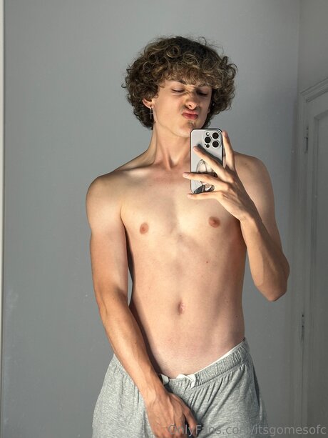 曲線美のティーンズOnlyFans 美しい 画像