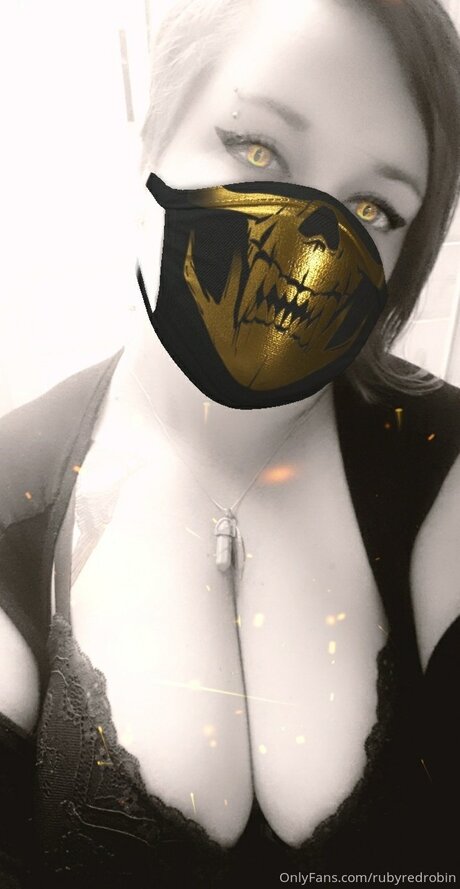 Rubyredrobin ホットなスター 写真