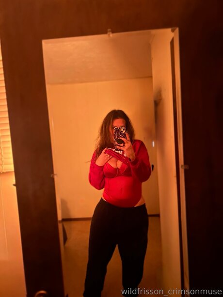 Crimsonmusewildfrisson ポルノスター 写真