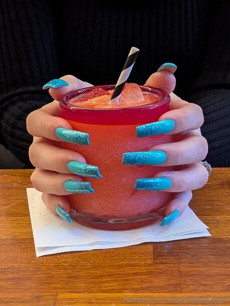 自然なお尻OnlyFans ポルノ ギャラリー