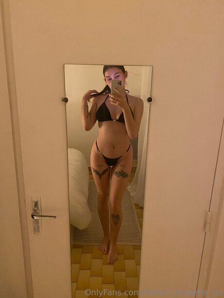 French Brunette 0o ホットなモデル 画像