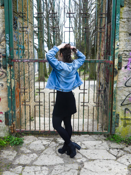 トゥワークオンリーファン セクシーヌード 写真