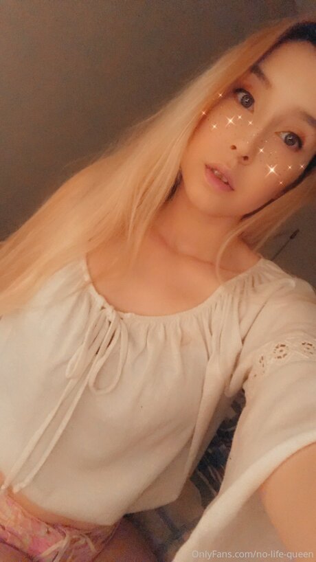 No Life Queen 裸モデル 写真