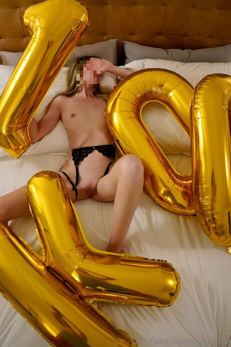 かわいい巨乳OnlyFans 美しい裸 画像