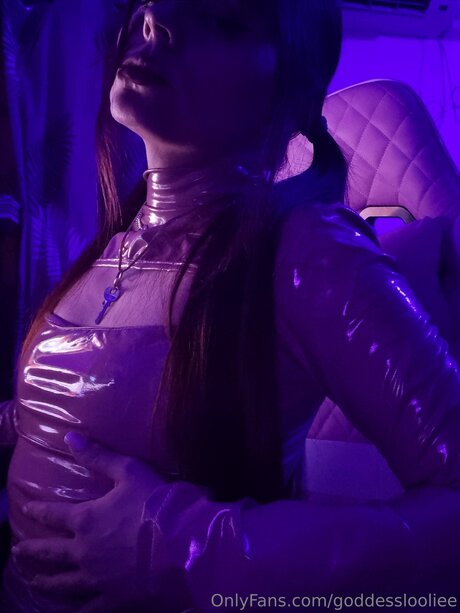 Goddesslooliee top profile image