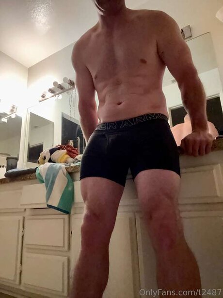 T2487 ポルノ女優 写真