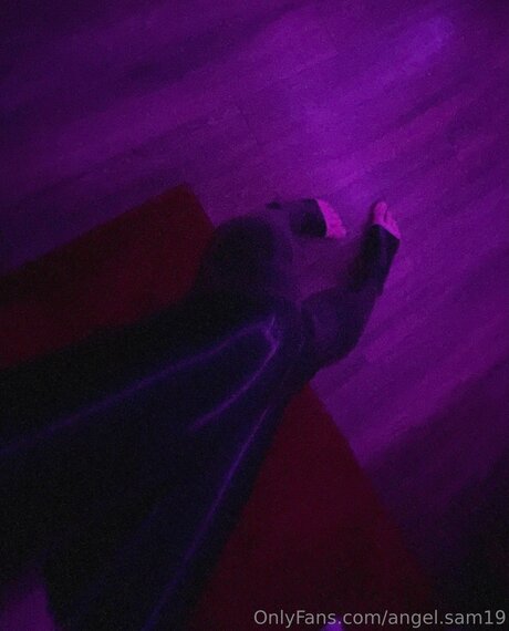 Angel Sam19 XXXモデル 写真